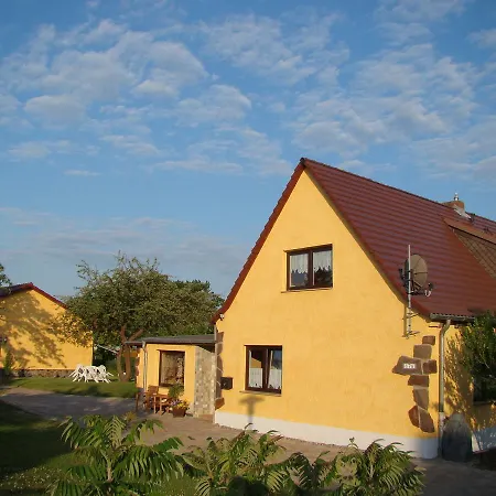 Cozy In Germany With Private Garden Апартаменты *